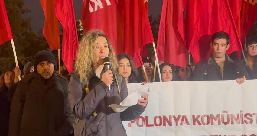 TKP: “Polonya Komünist Partisi’nin siyaset yapma ve örgütlenme hakkını engellemeye yönelik girişimi protesto ediyoruz” Türkiye Komünist Partisi'nden (TKP) yapılan açıklamada, “Bugün dünyanın farklı yerlerinde