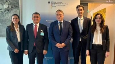 TÜSİAD Yönetim Kurulu Başkanı Orhan Turan ve Başkan Yardımcısı B.