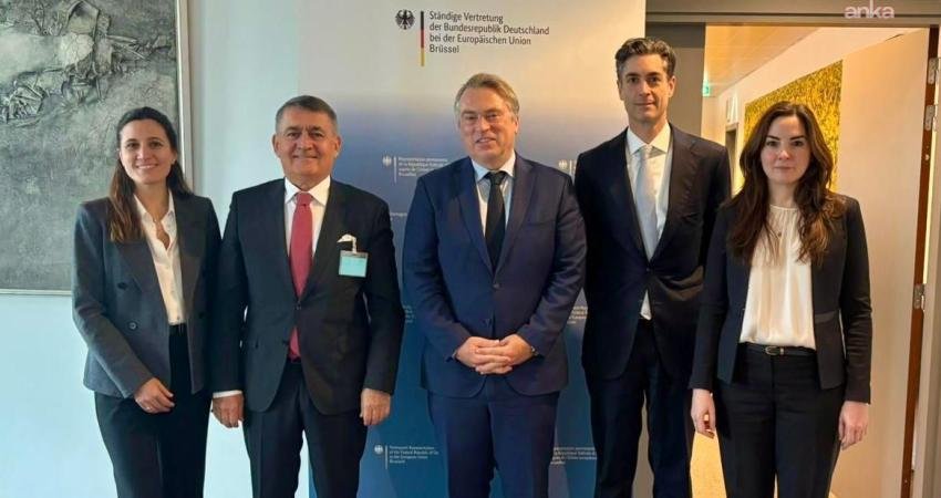 TÜSİAD Yönetim Kurulu Başkanı Orhan Turan ve Başkan Yardımcısı B.