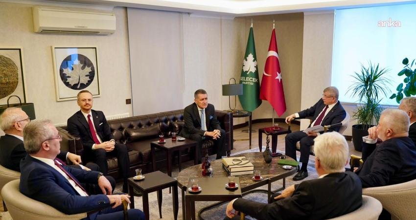 TÜSİAD Yönetim Kurulu Başkanı Orhan Turan, Ahmet Davutoğlu ile görüştü Türk Sanayicileri ve İş İnsanları Derneği (TÜSİAD) Yönetim Kurulu Başkanı