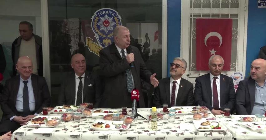 Ümit Özdağ’dan Emekli Polisler Derneği Antalya Şubesi’ne ziyaret: “Polis intiharları geçim sıkıntısından dolayı” Zafer Partisi Genel Başkanı Ümit Özdağ, Emekli Polisler Derneği Antalya