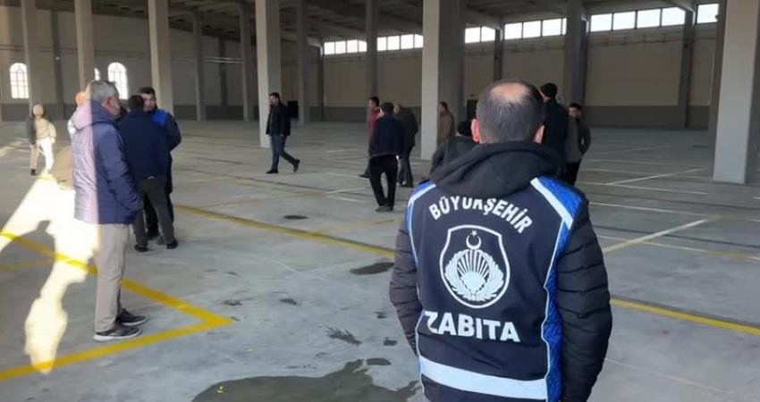 Van'ın Edremit ilçesinde yeni pazar yerine gitmeyi reddederek, Şabaniye Mahallesi'ndeki