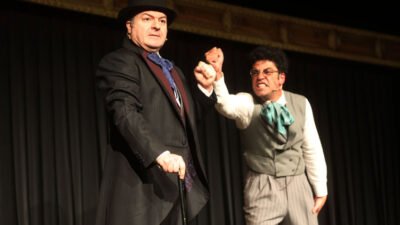 Her yıl geleneksel olarak düzenlediği tiyatro festivali ile on binlerce