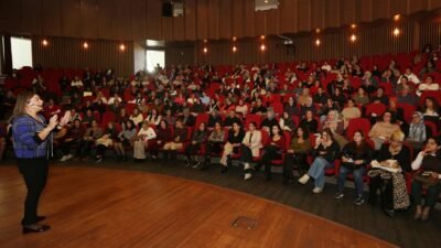 Yenimahalle Belediyesi’nin ebeveynlere yönelik düzenlediği ücretsiz eğitimler kapsamında, Çocuk Gelişimi