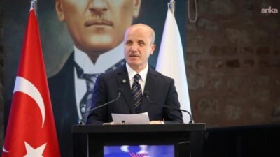 Yükseköğretim Kurulu Başkanı Prof. Dr. Erol Özvar, üniversite rektörleriyle bir