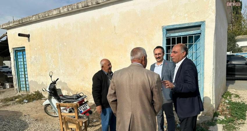 Yumurtalık Belediye Başkanı Erdinç Altıok, belediye ekiplerinin Zeytinbeli Mahallesi'nde sürdürdüğü temizlik, ilaçlama,