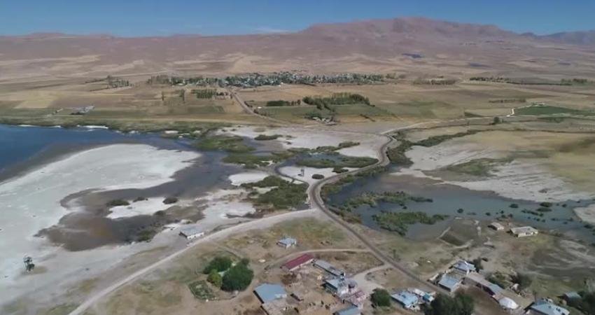 Yüzüncü Yıl Üniversitesi Öğretim Üyesi Dr. Akkuş: “İran’daki su krizinden çok ciddi dersler çıkarmalıyız” an Yüzüncü Yıl Üniversitesi Su Ürünleri Fakültesi Öğretim Üyesi Dr.