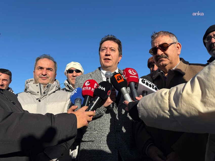 Erzurum’da medya mensupları, 10 Ocak Çalışan Gazeteciler Günü’nü Palandöken’in zirvesinde