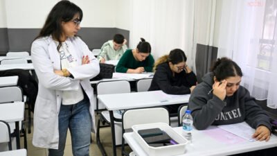 Bornova Belediyesi’nin ücretsiz eğitim desteği sunduğu BELGEM, ilçedeki tüm öğrencilere