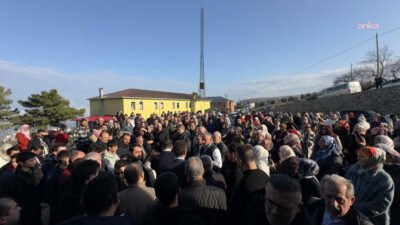 Bağımsız Türkiye Partisi (BTP) Genel Başkanı Hüseyin Baş ve partililer,