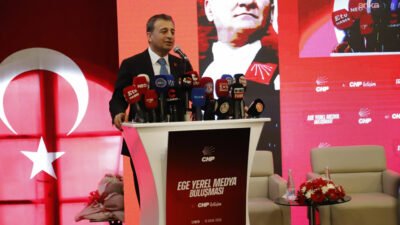 CHP Genel Başkan Yardımcısı Burhanettin Bulut, İzmir’de düzenlenen “Ege Yerel