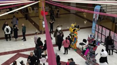 Yenişehir Belediyesi tarafından çocukları yarıyıl tatilinde sanatla buluşturmak amacıyla düzenlenen