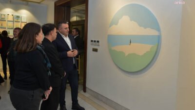 Bursa Büyükşehir Belediyesi, ressam Serdar Acar’ın eserlerinden oluşan "Günler" adlı