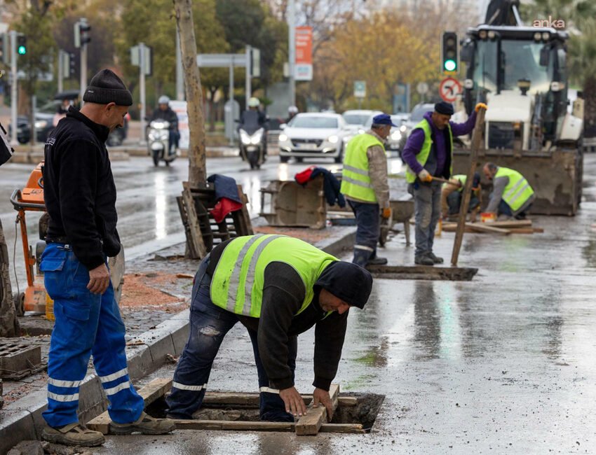 İzmir Büyükşehir Belediyesi’nden Karşıyaka ve Çiğli’de taşkınlara karşı 410 milyon liralık yatırım İzmir Büyükşehir Belediyesi, Karşıyaka ve Çiğli’de yağış nedeniyle yaşanan sel