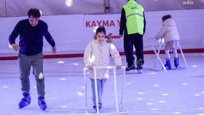 İzmir Büyükşehir Belediyesi’nin Yeni Yıl Festivali kapsamında Kültürpark ve Bostanlı