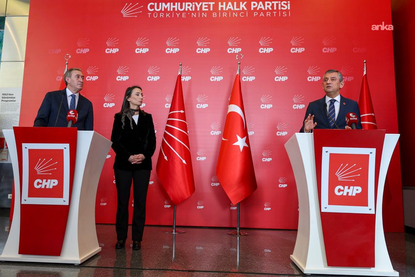 Özgür Özel: “Hiçbirimizin siyasi geleceği, Türkiye’nin ve bölgedeki tüm halkların barışından daha değerli değildir” CHP Genel Başkanı Özgür Özel, DEM Parti Eş Genel Başkanları