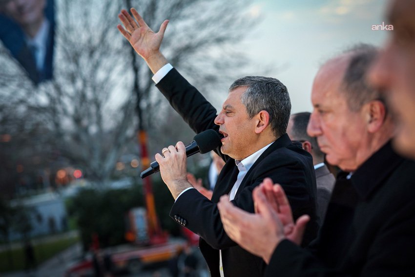 Özgür Özel: “Tabuta, mezar taşına vampirler saldırır. Siz emeklinin kanını emen vampirlersiniz” CHP Genel Başkanı Özgür Özel, en düşük emekli aylığının 20