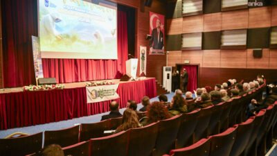 Başkent’in ilçelerinde üreticilere “Kışlatmadan, İlkbahara Arıcılıkta Koloni Yönetim” eğitimi verildi Ankara Büyükşehir Belediyesi (ABB) ve Gölbaşı Belediyesi iş birliğiyle vatandaşlara