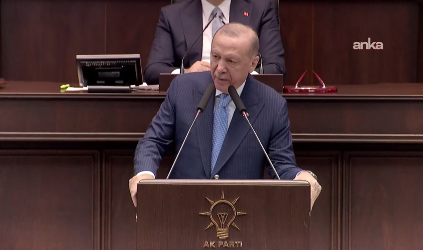 Cumhurbaşkanı Erdoğan’dan emeklilere: “Ben emeklilerimizden AK Parti’ye ve Cumhur İttifakı’na güvenmeye devam etmelerini özellikle rica ediyorum” Cumhurbaşkanı ve AK Parti Genel Başkanı Recep Tayyip Erdoğan, "Türkiye'yi