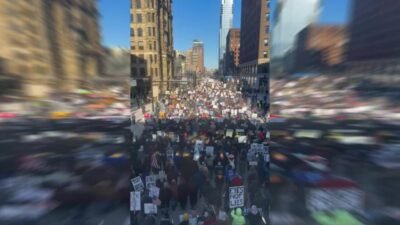 ABD'nin Minnesota eyaletinin Minneapolis kentinde binlerce protestocu, federal göçmenlik bürosu polislerinin (ICE)