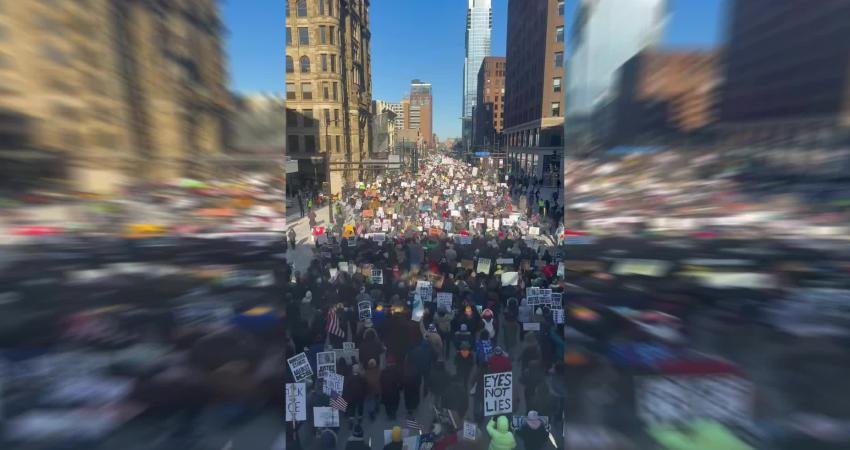 ABD’de gümrük polisine karşı protestolara binlerce kişi katıldı ABD'nin Minnesota eyaletinin Minneapolis kentinde binlerce protestocu, federal göçmenlik bürosu polislerinin (ICE)