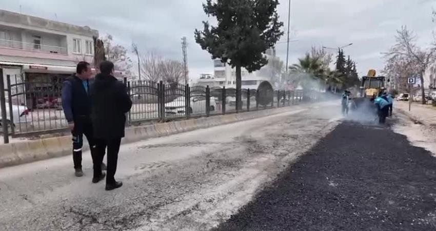 Adıyaman Belediye Başkanı Abdurrahman Tutdere, Sakarya Caddesi’nde devam eden asfalt