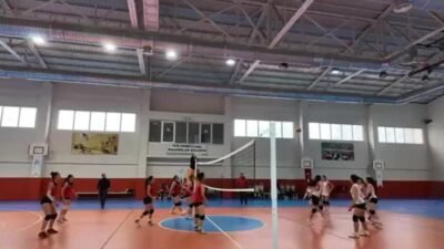 Adıyaman Belediyesi bünyesinde kurulan ve tamamı depremzede öğrencilerden oluşan Kız