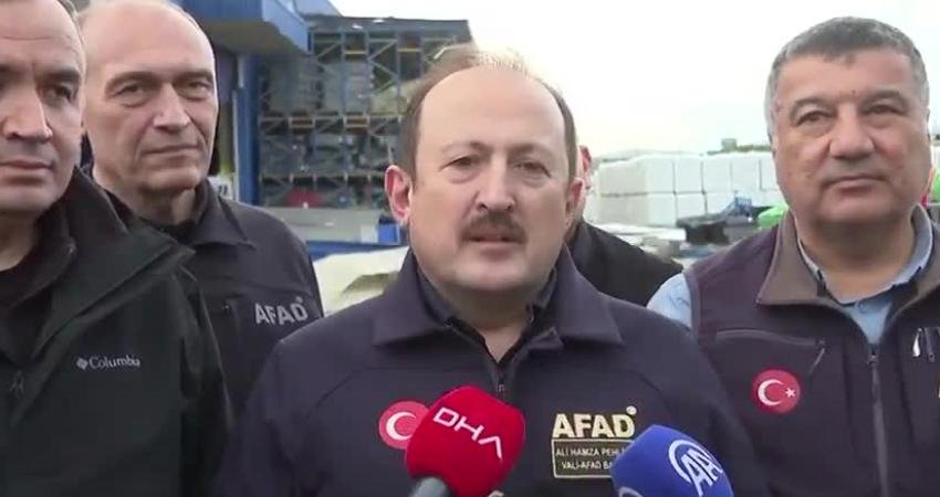 AFAD Başkanı Pehlivan’dan İzmir’deki sel olaylarına ilişkin açıklama: 577 ihbar geldi, can kaybı bulunmuyor AFAD Başkanı Ali Hamza Pehlivan, İzmir'de etkili olan yağış ve sele