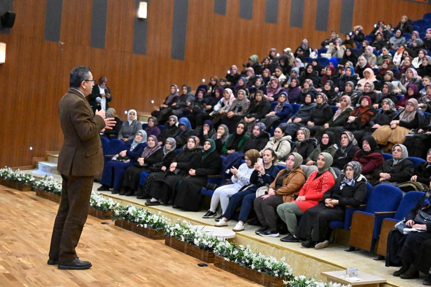 Altındağ’da “Mahalle Buluşmaları” devam ediyor. Altındağ Belediye Başkanı Dr. Veysel