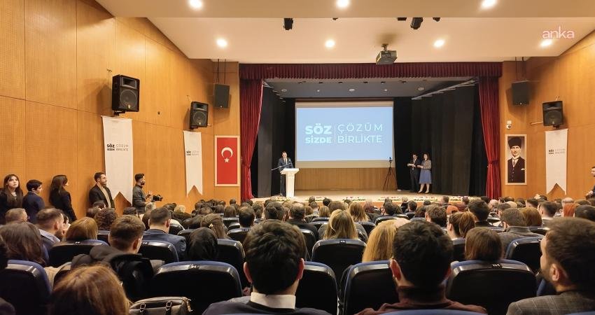 Ankara’da faaliyetlerini sürdüren yüzlerce avukat, Doğan Taşdelen Çağdaş Sanatlar Merkezi’nde