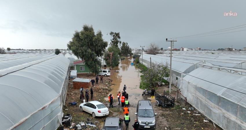 Antalya Büyükşehir Belediyesi, dün gece Kumluca, Kaş ve Serik ilçelerinde