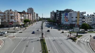 Antalya Büyükşehir Belediyesi, kent genelinde artan araç yoğunluğunu daha güvenli,