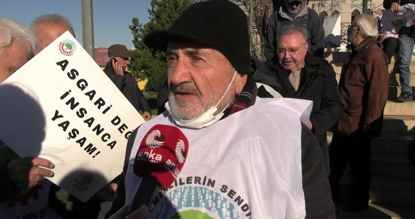 CHP'lilerin TBMM'deki oturma eylemine Kadıköy'den destek veren Tüm Emeklilerin Sendikası