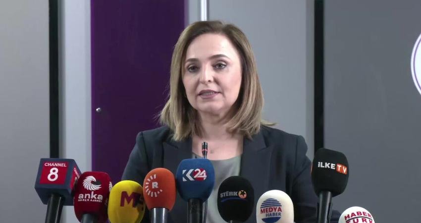 DEM Parti Sözcüsü Ayşegül Doğan, "'Türkiye neden Kürtler yerine HTŞ