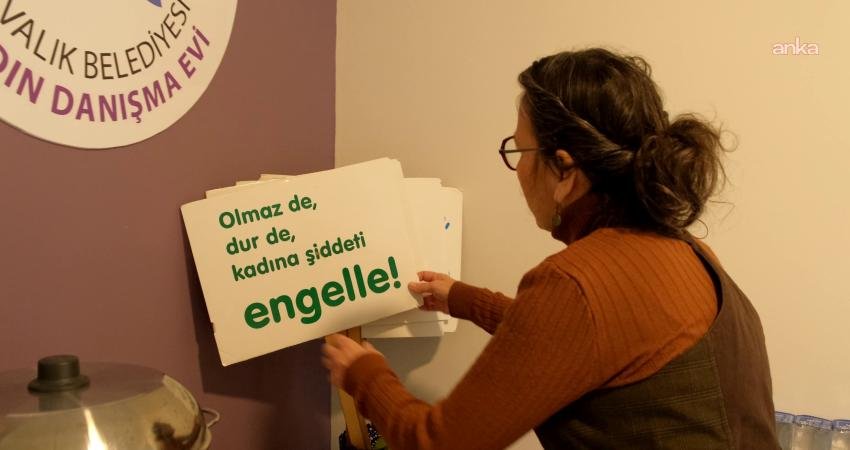 Ayvalık Belediyesi Kadın Danışma Evi öncülüğünde düzenlenen “Kadının İnsan Hakları