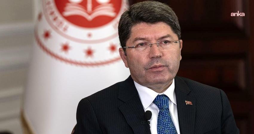 Bakan Tunç’tan cezaevi aracı kazasına ilişkin açıklama: Yaralıların hayati tehlikesi bulunmuyor Adalet Bakanı Yılmaz Tunç, İstanbul Marmara Açık Ceza İnfaz Kurumuna