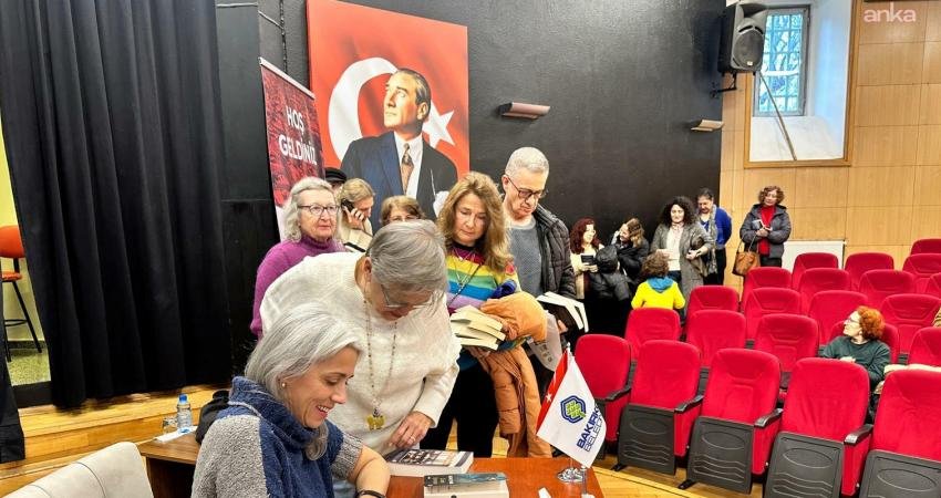 Bakırköy Belediyesi’nin her cuma İspirtohane Kültür Merkezi’nde düzenlediği "Bakırköy Muhabbeti"
