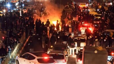 İranlı bir yetkili, “ülkede süren protestolarda en az 5 bin