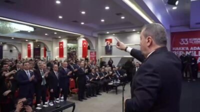 Büyük Birlik Partisi (BB) Genel Başkanı Mustafa Destici, TBMM'de grubu