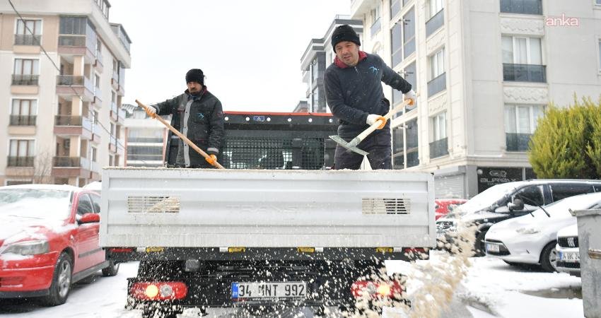 Beylikdüzü Belediyesi, kar yağışı nedeniyle vatandaşların herhangi bir olumsuzlukla karşılaşmaması