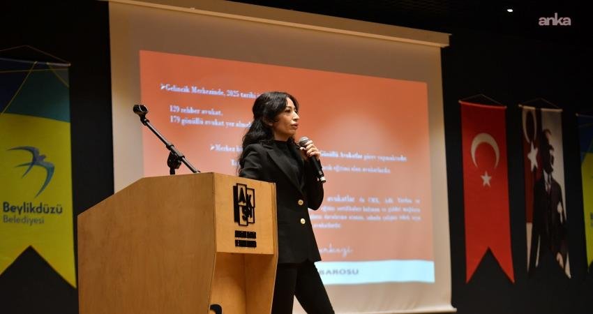 Beylikdüzü Belediyesi’nin ev sahipliğinde düzenlenen “Şiddetle Mücadelede Yerel Yönetimlerin Rolü”