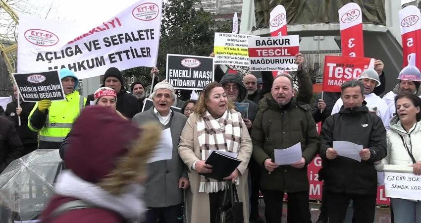 Bin 62 liralık artışa emekliler Bakırköy Özgürlük Meydanı’ndan tepki gösterdi: Kefen parası istemiyoruz.. Sefaletin hesabını sandıkta soracağız Emekli aylıklarındaki yüzde 12.2'lik artış ve en düşük emekli aylıklarına