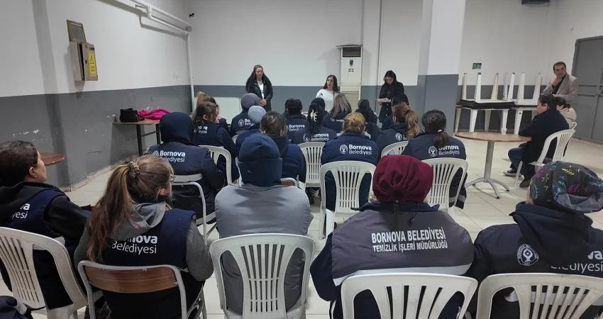 Bornova Belediyesi’nde personele rahim ağzı kanserine karşı bilgilendirme çalışması Bornova Belediyesi Sağlık İşleri Müdürlüğü, belediyede görev yapan kadın personele