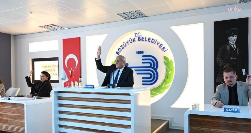 Bozüyük Belediyesi, ocak ayı olağan meclis toplantısını, Belediye Başkanı Mehmet