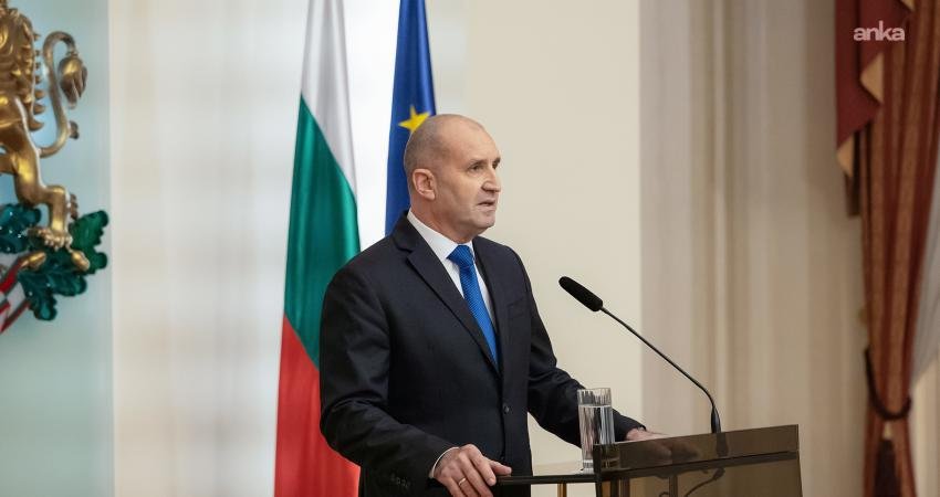 Bulgaristan Cumhurbaşkanı Rumen Radev, görevinden istifa etme kararı aldığını açıkladı.
