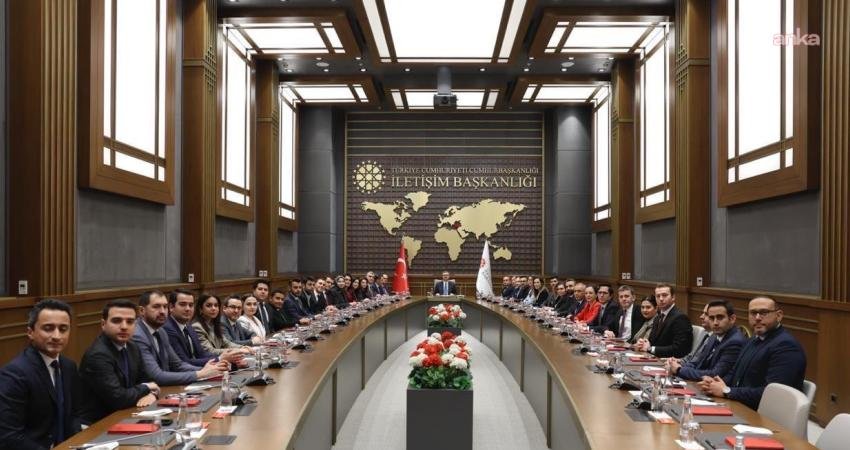 Cumhurbaşkanlığı İletişim Başkanı Burhanettin Duran, "Hakikatin izini süren, dezenformasyonla mücadelede