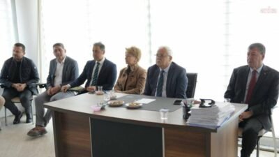 Burhaniye’de 2026 yılının ilk muhtarlar toplantısı, Burhaniye Belediye Başkanı Ali