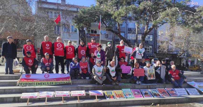 Balıkesir’in Burhaniye ilçesinde DİSK’e bağlı Devrimci Emekli-Sen, emekli hakları için