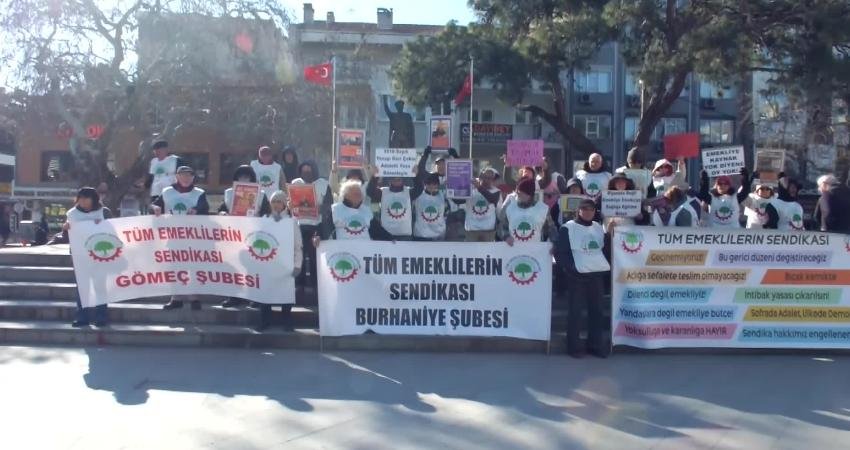 Tüm Emeklilerin Sendikası Burhaniye Şubesi'nin öncülüğünde bir araya gelen emekliler,