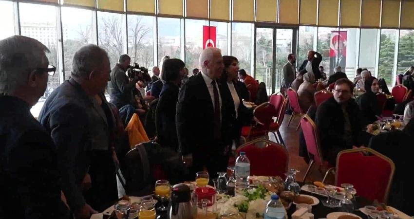 Bursa Büyükşehir Belediye Başkanı Mustafa Bozbey, 10 Ocak Çalışan Gazeteciler